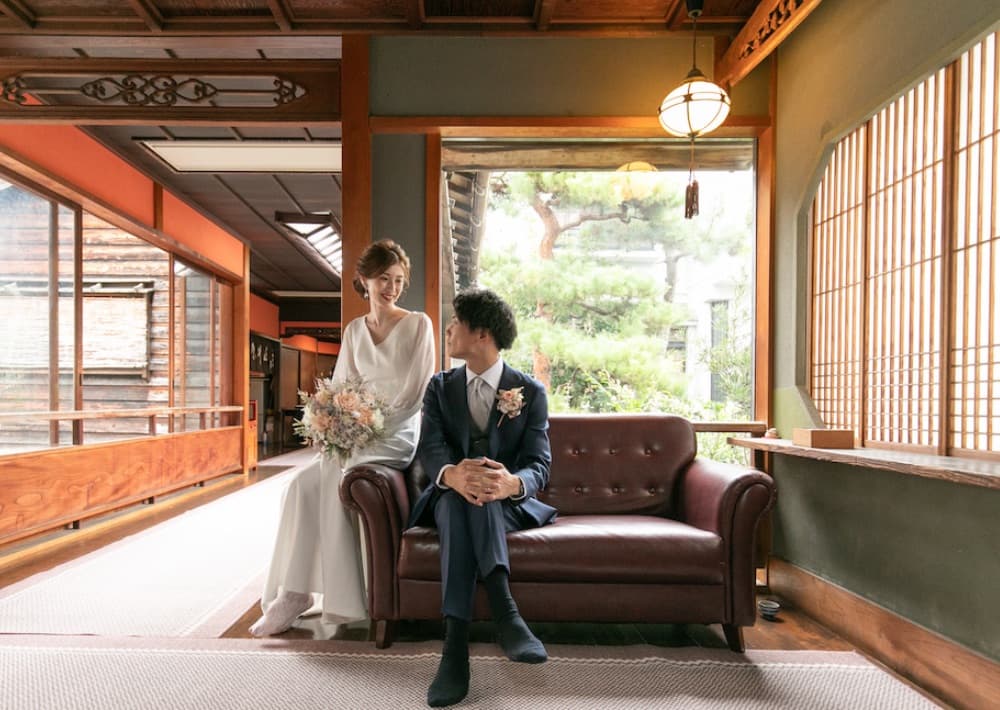 金沢料亭大友楼で少人数和装結婚式_ベージュ金沢サロン