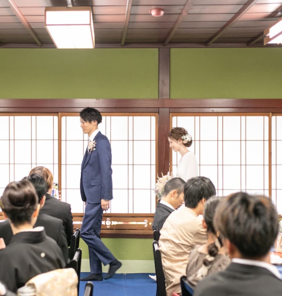金沢料亭大友楼で少人数和装結婚式_ベージュ金沢サロン