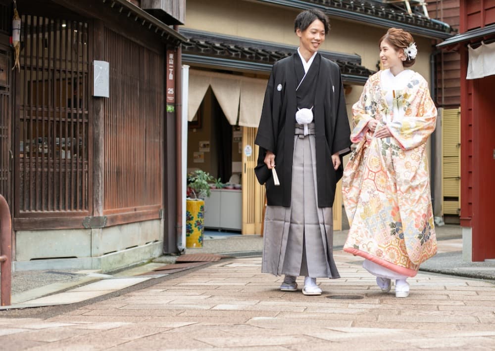 金沢料亭大友楼で少人数和装結婚式_ベージュ金沢サロン