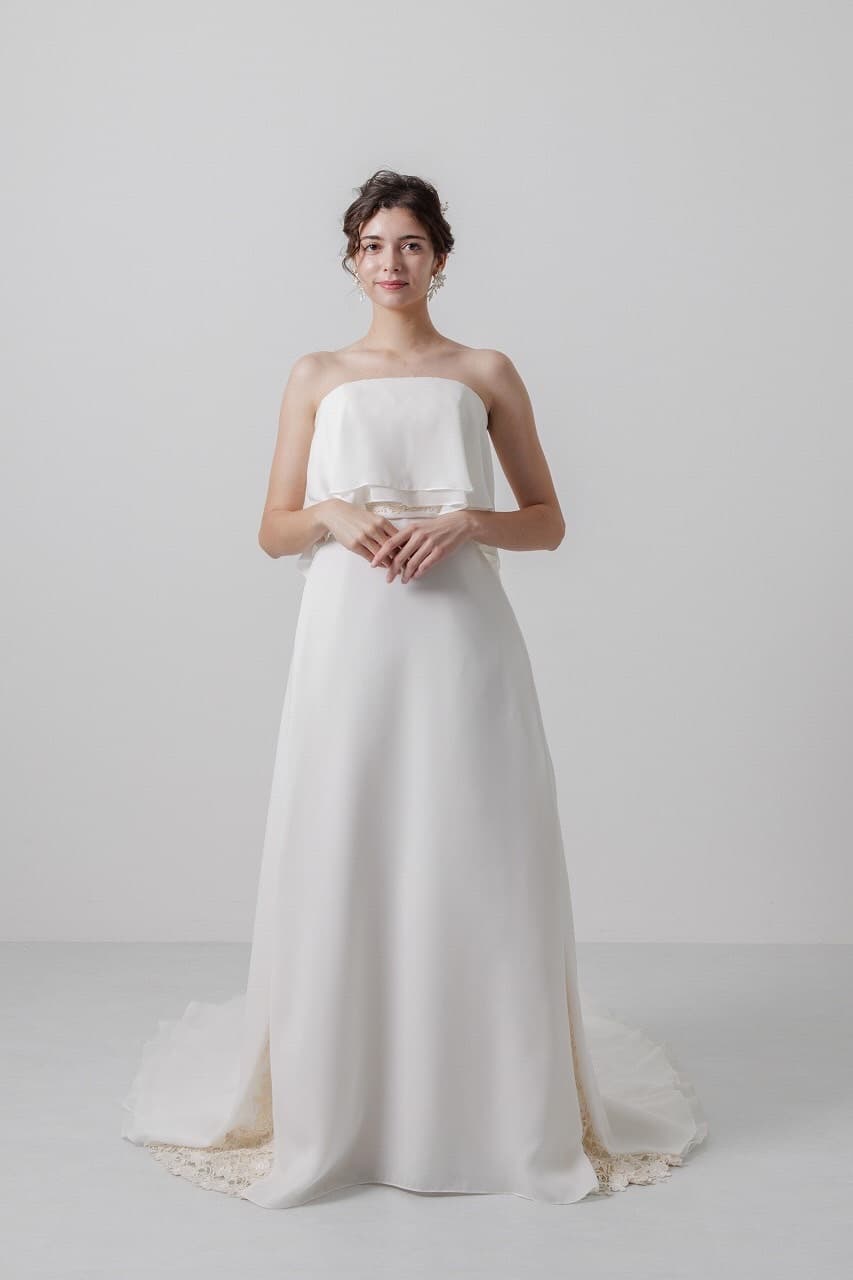 ベージュ金沢サロンのウェディングドレス