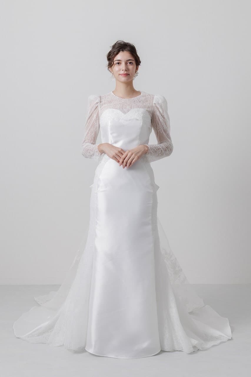 ベージュ金沢サロンのウェディングドレス