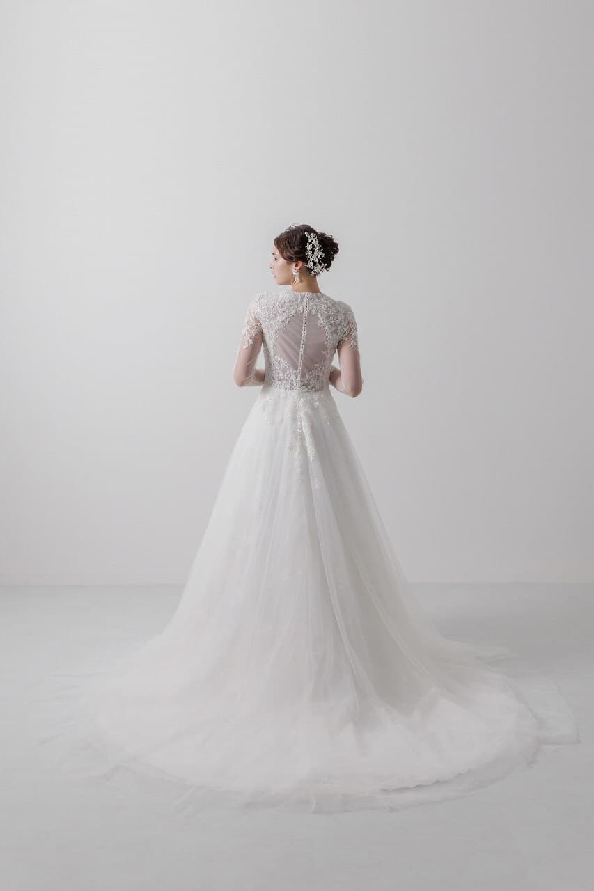 ベージュ金沢サロンのウェディングドレス