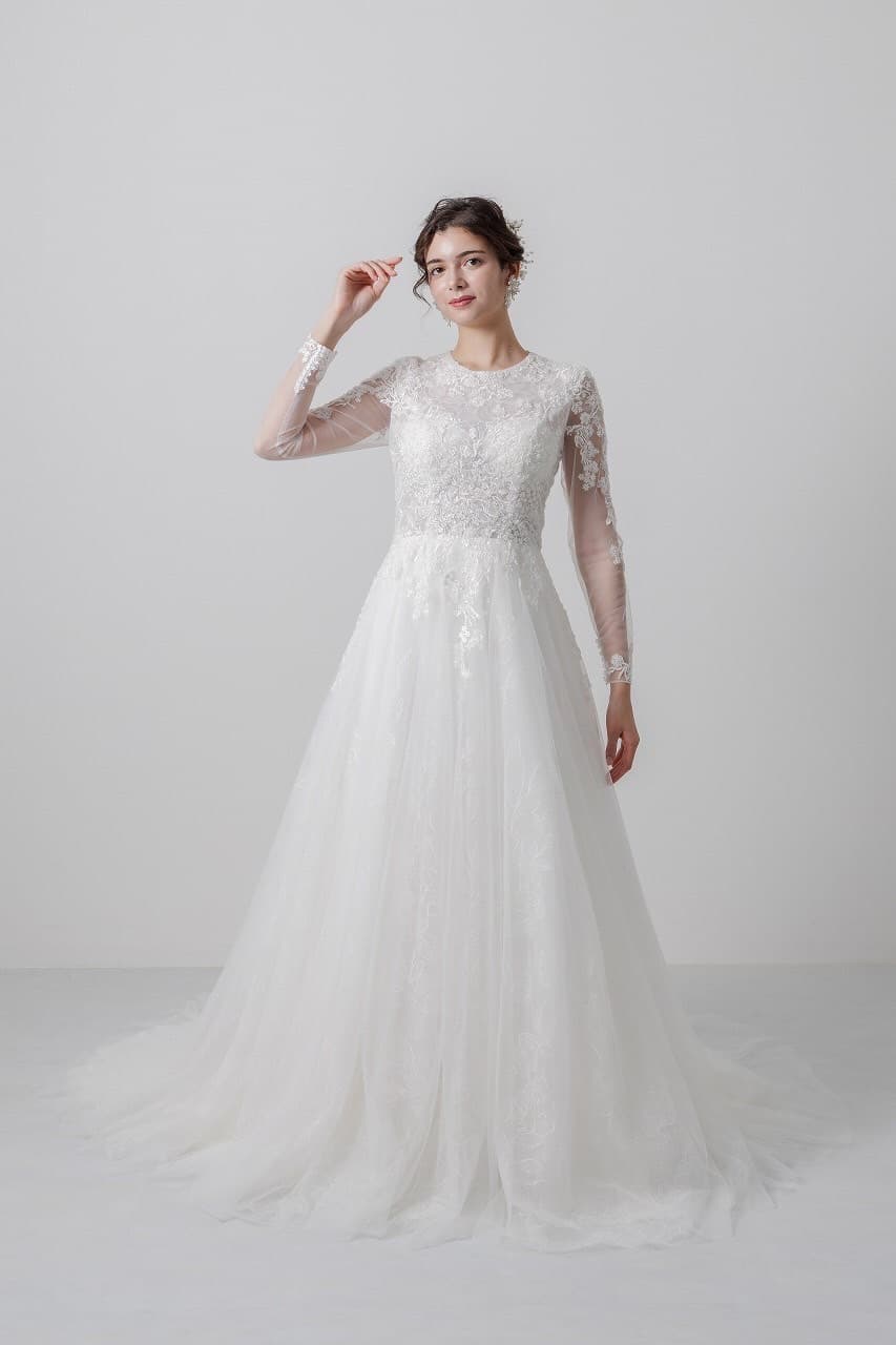 ベージュ金沢サロンのウェディングドレス