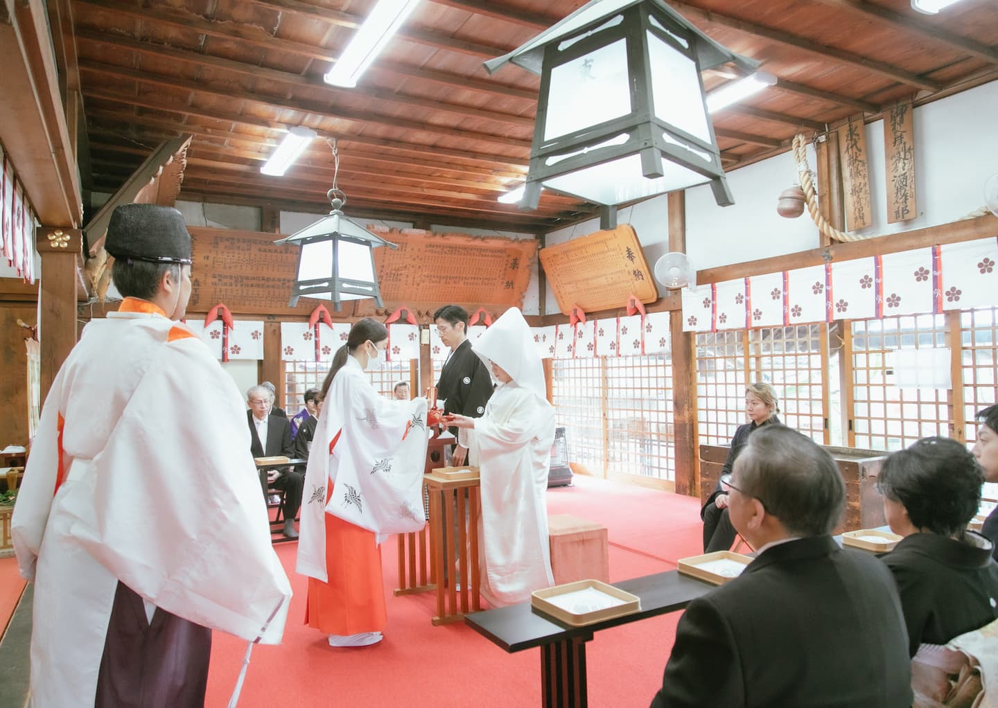 金沢料亭大友楼で少人数和装結婚式_ベージュ金沢サロン