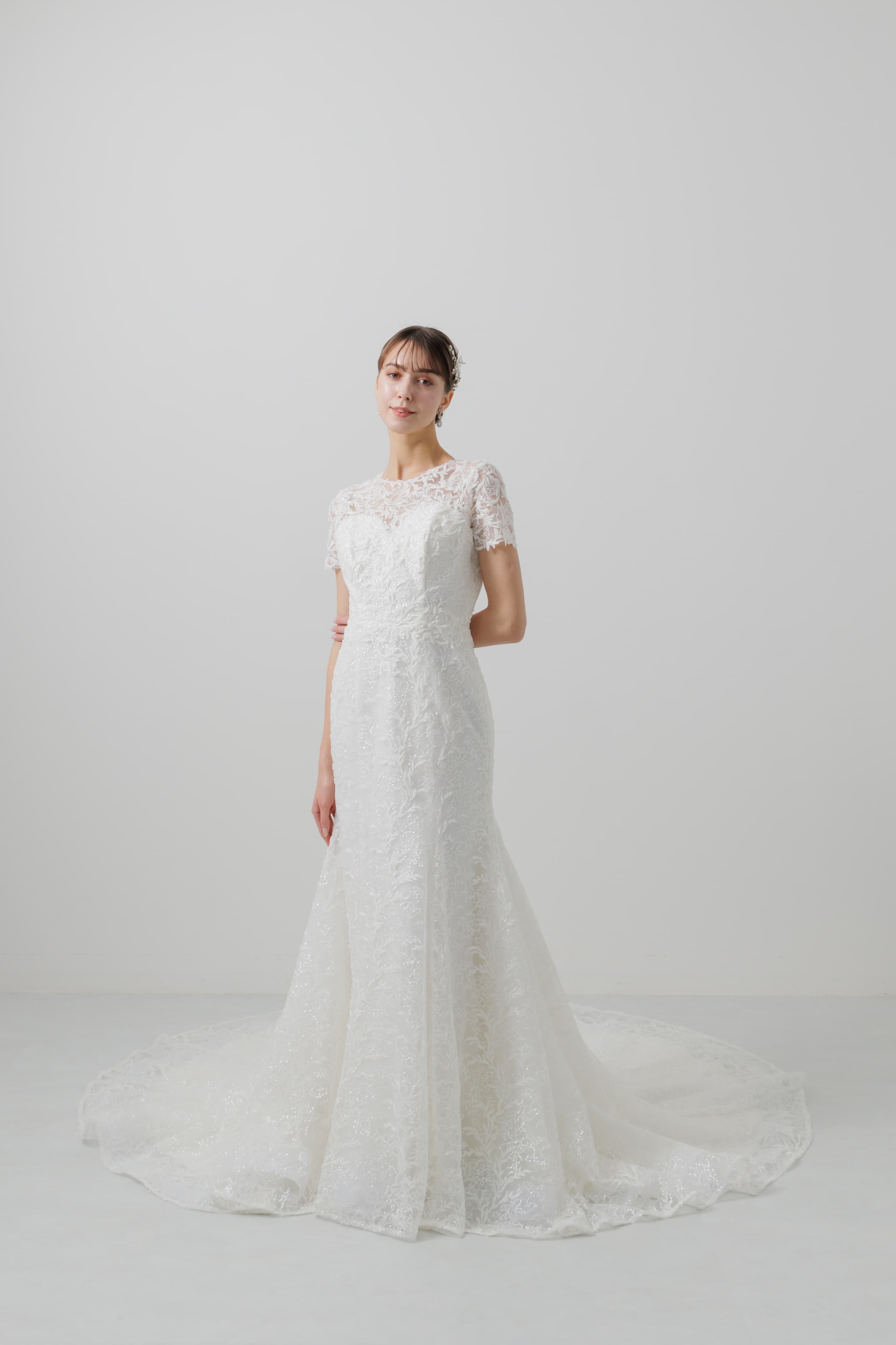 ベージュ金沢のレンタルウェディングドレス