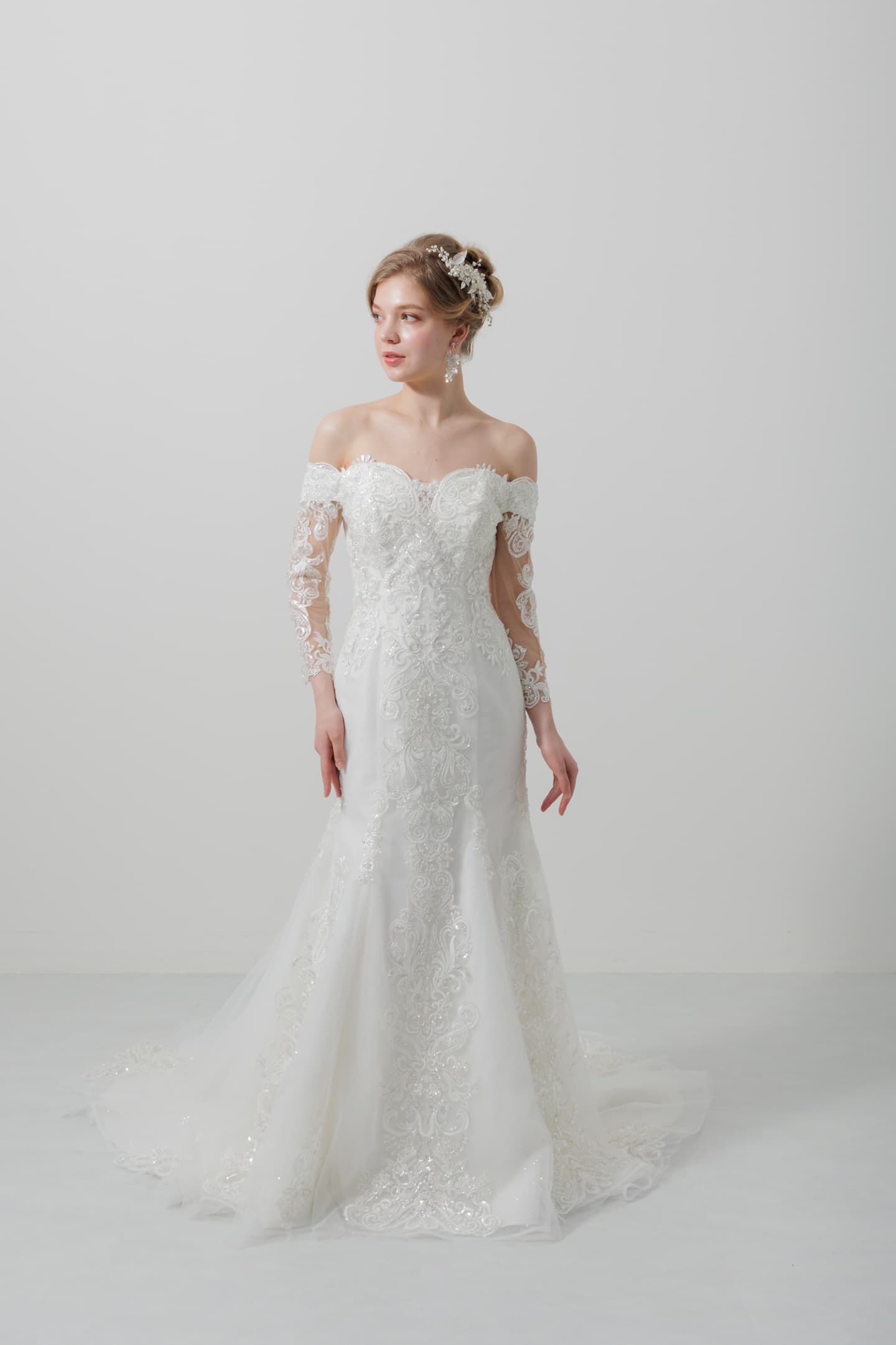 ベージュ金沢のウェディングドレス