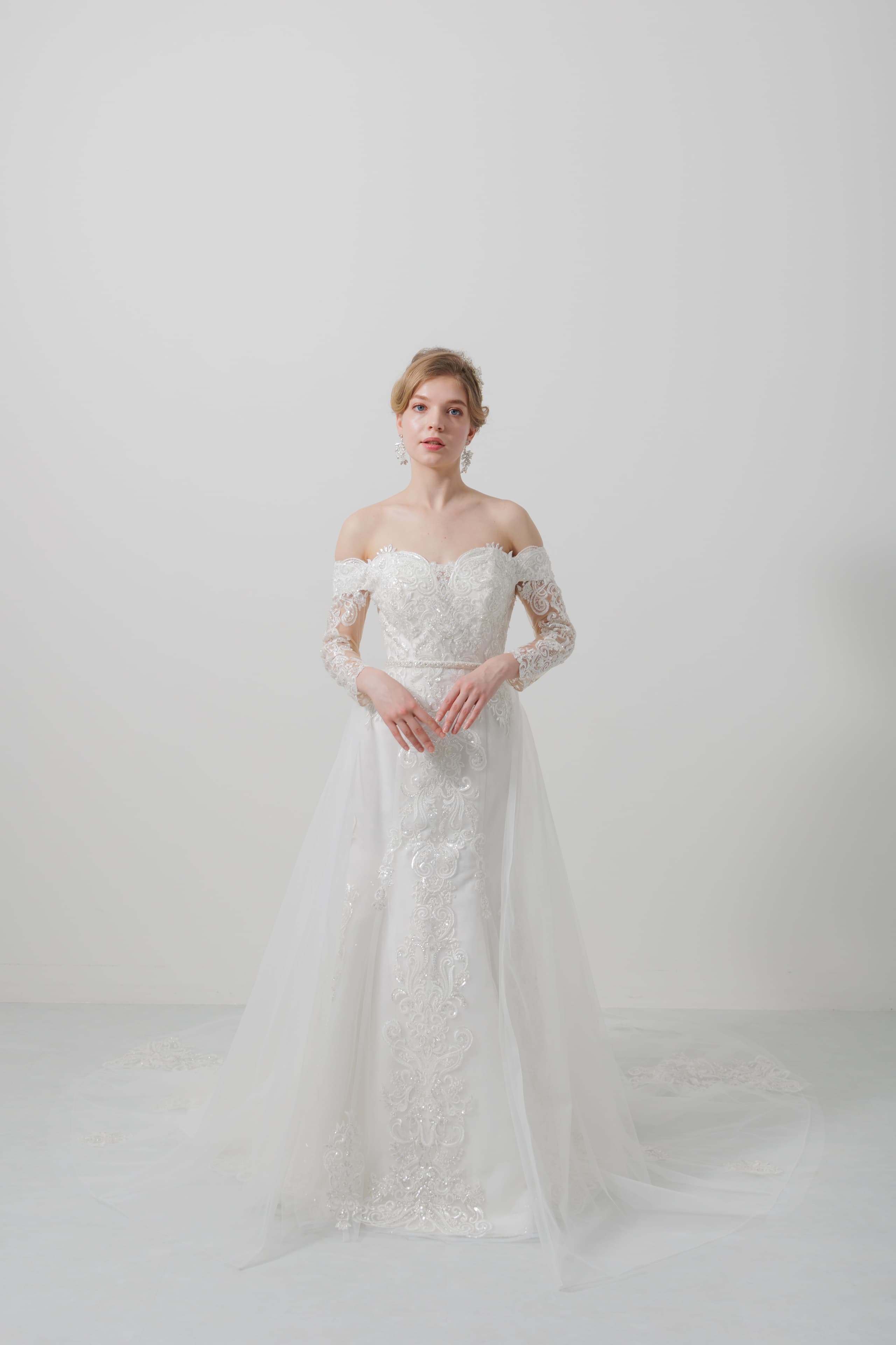 ベージュ金沢のレンタルウェディングドレス