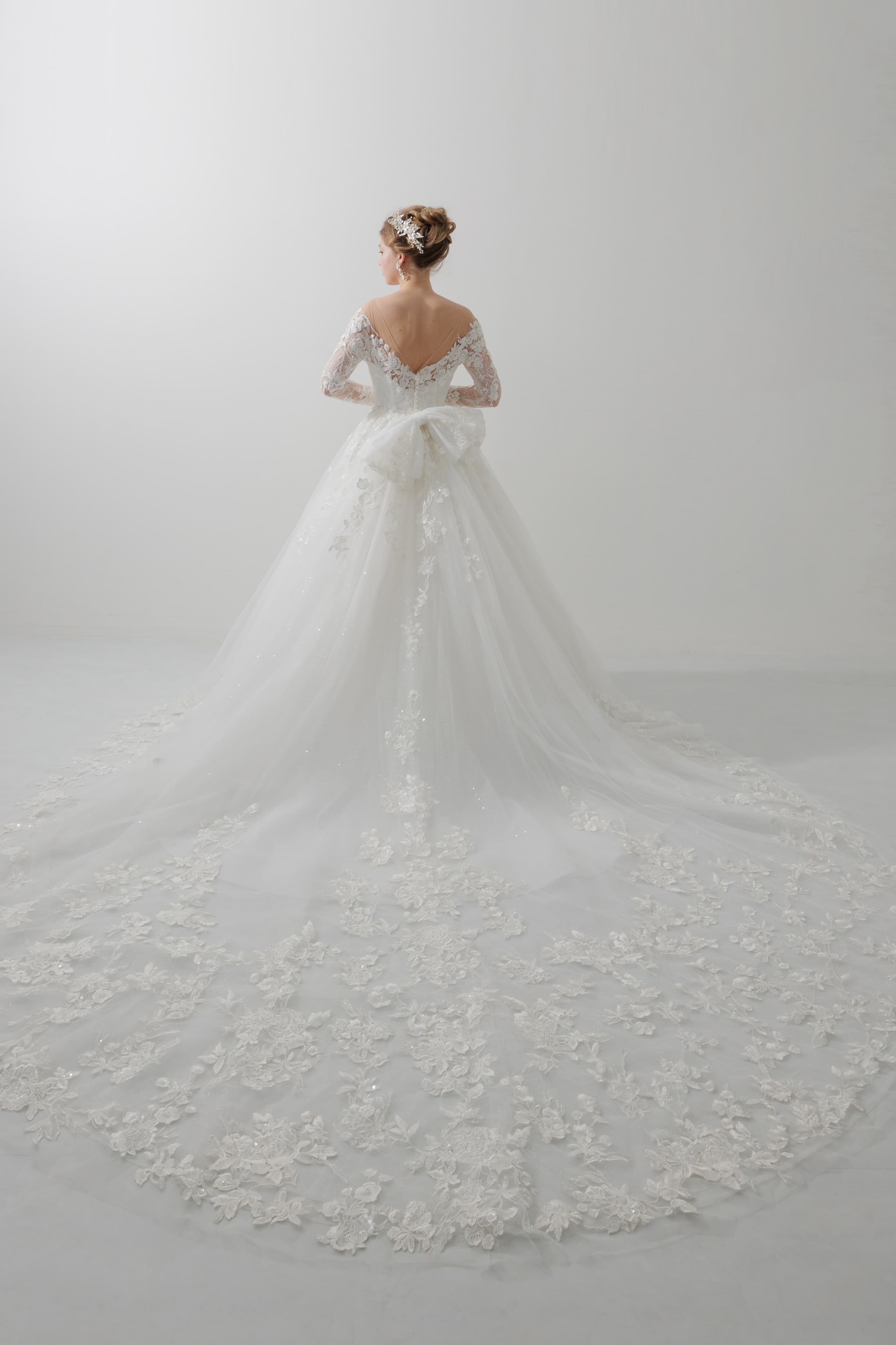 ベージュ金沢のレンタルウェディングドレス