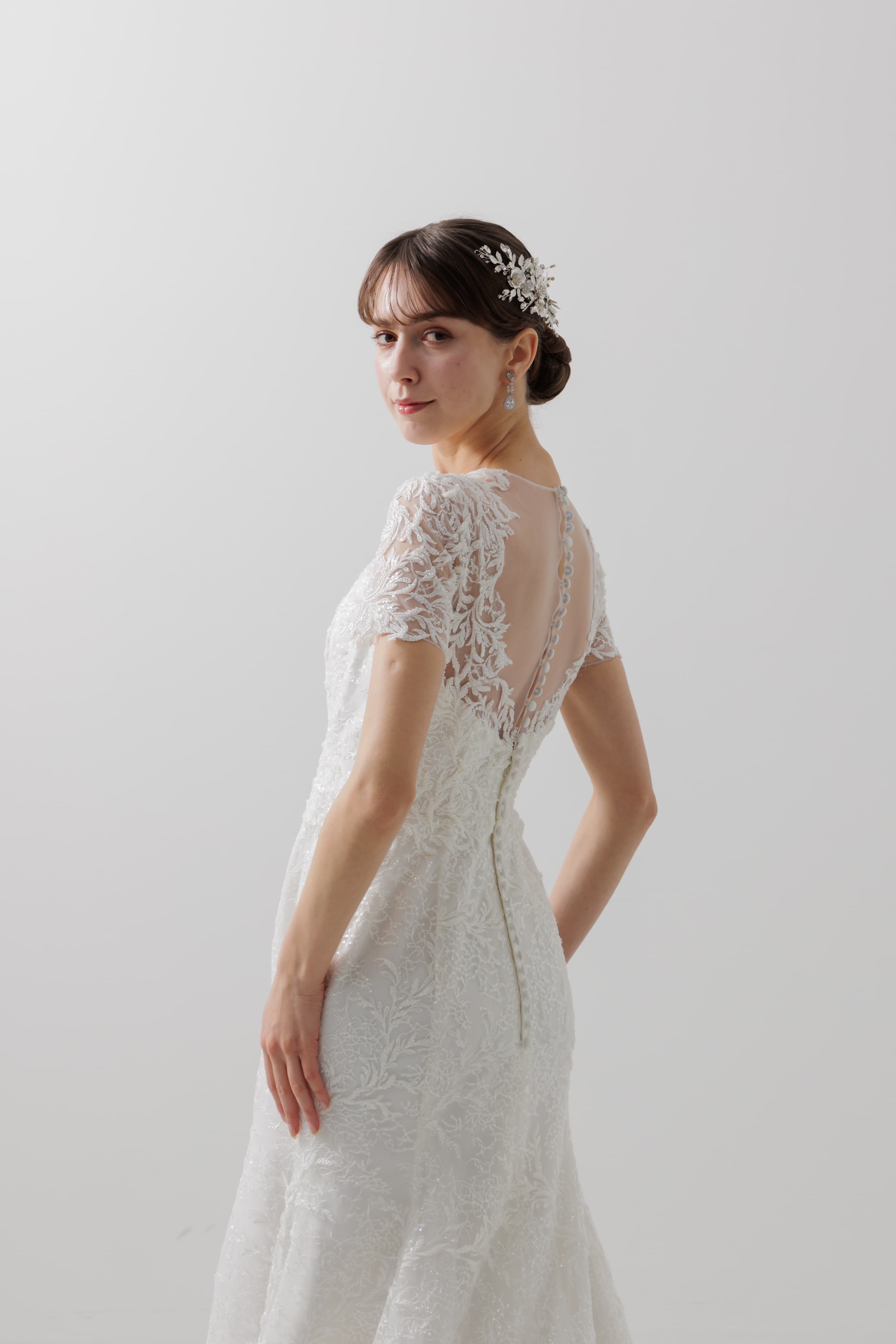 ベージュ金沢のレンタルウェディングドレス