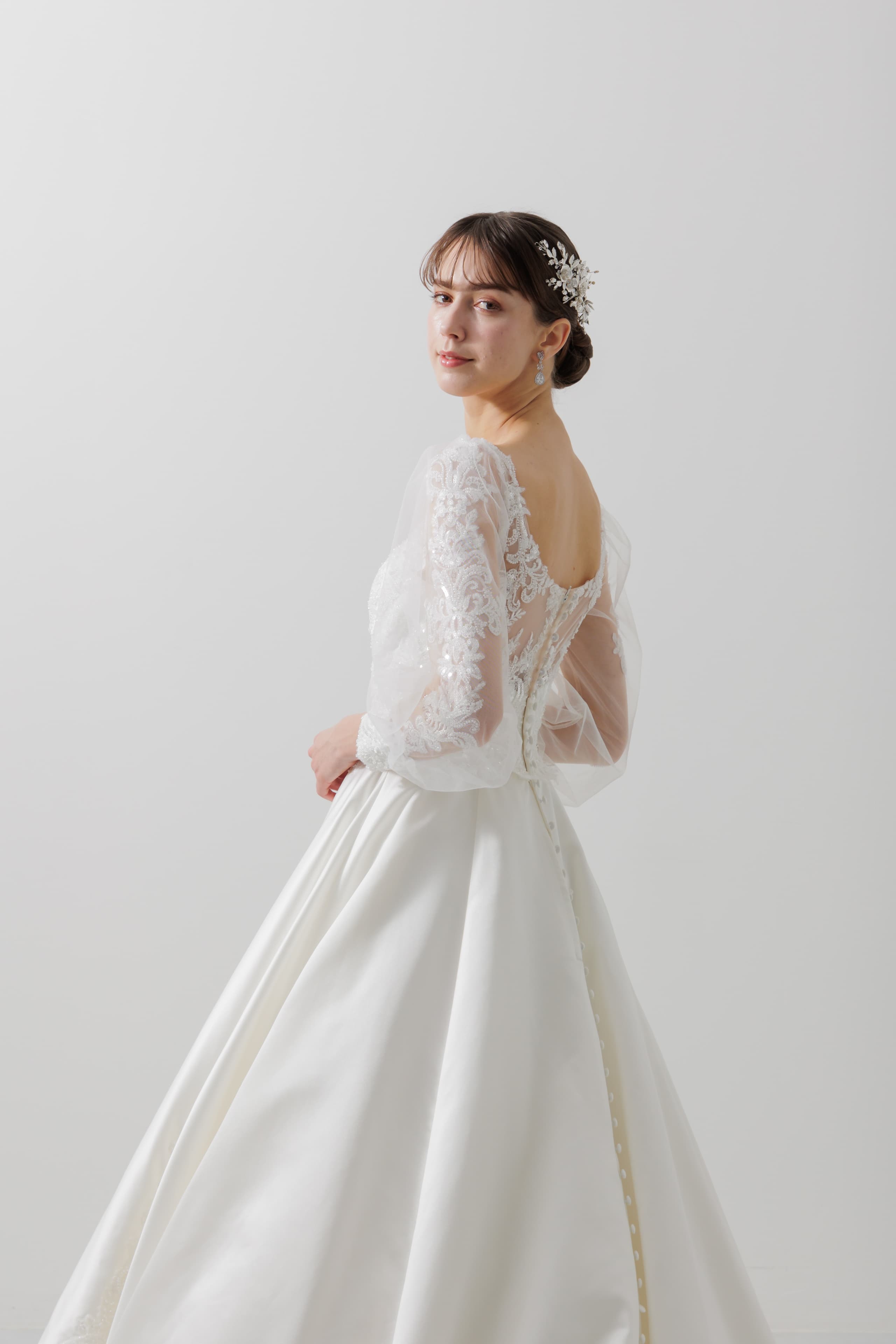 ベージュ金沢のレンタルウェディングドレス