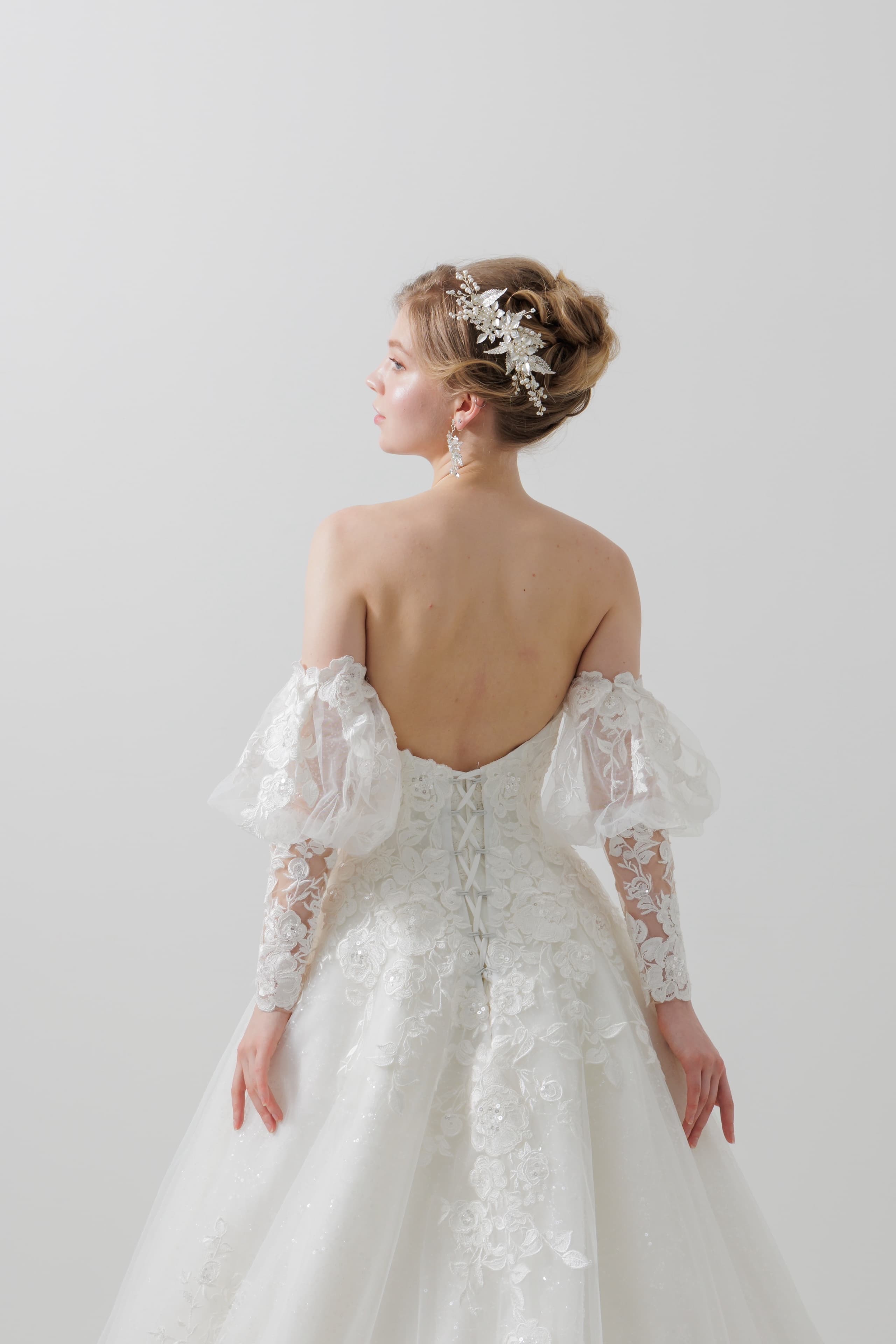 ベージュ金沢のレンタルウェディングドレス