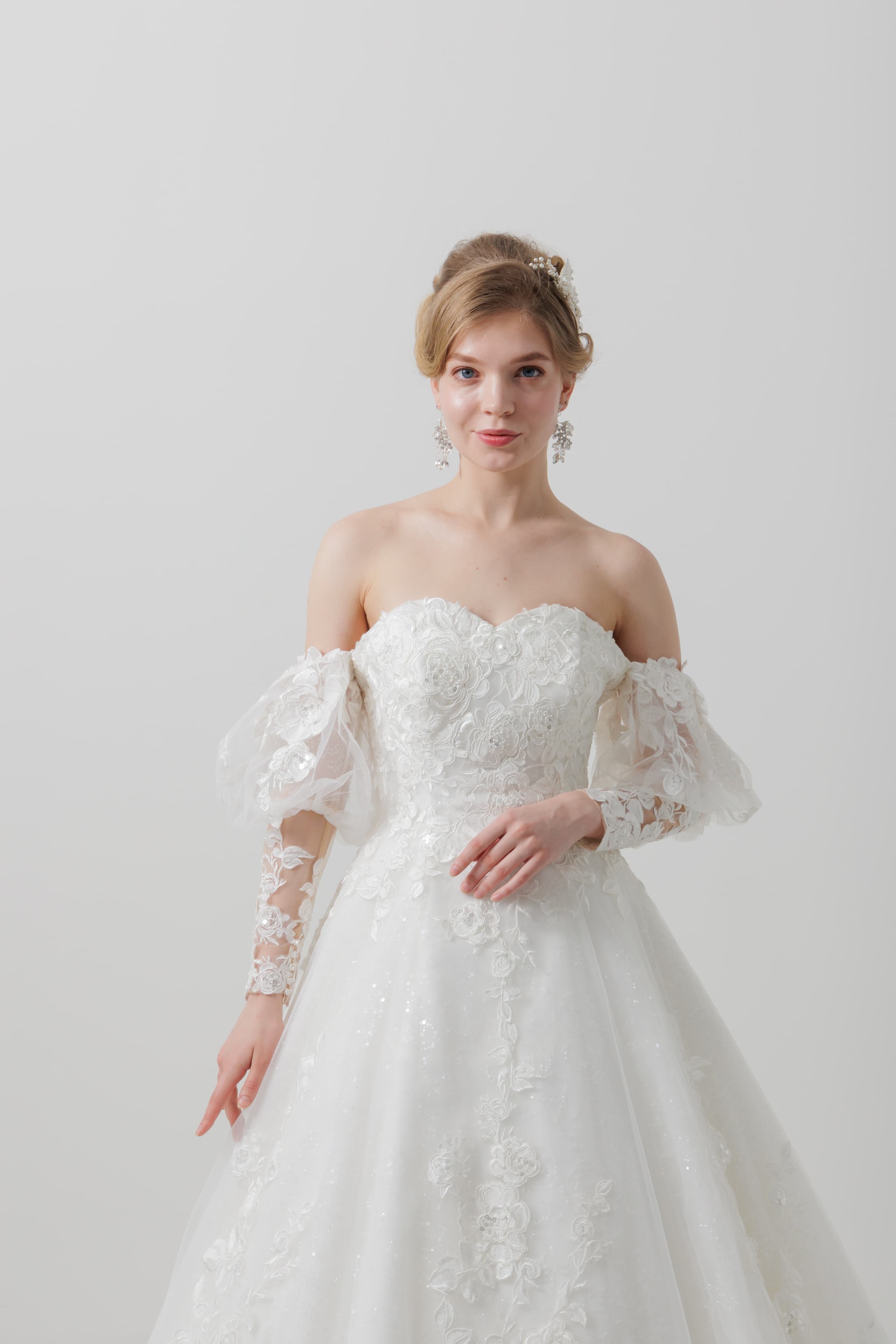 ベージュ金沢のレンタルウェディングドレス