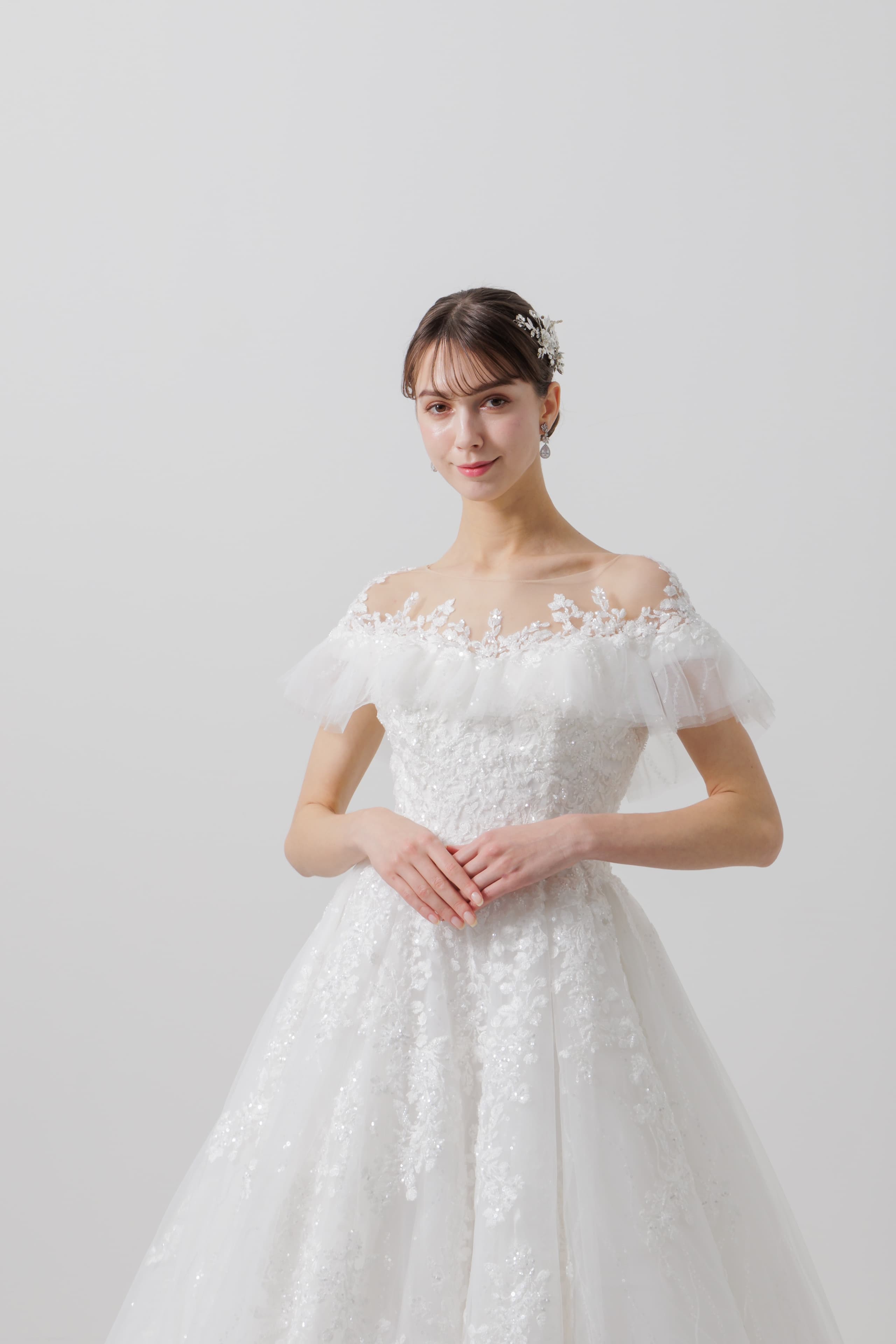 ベージュ金沢のレンタルウェディングドレス