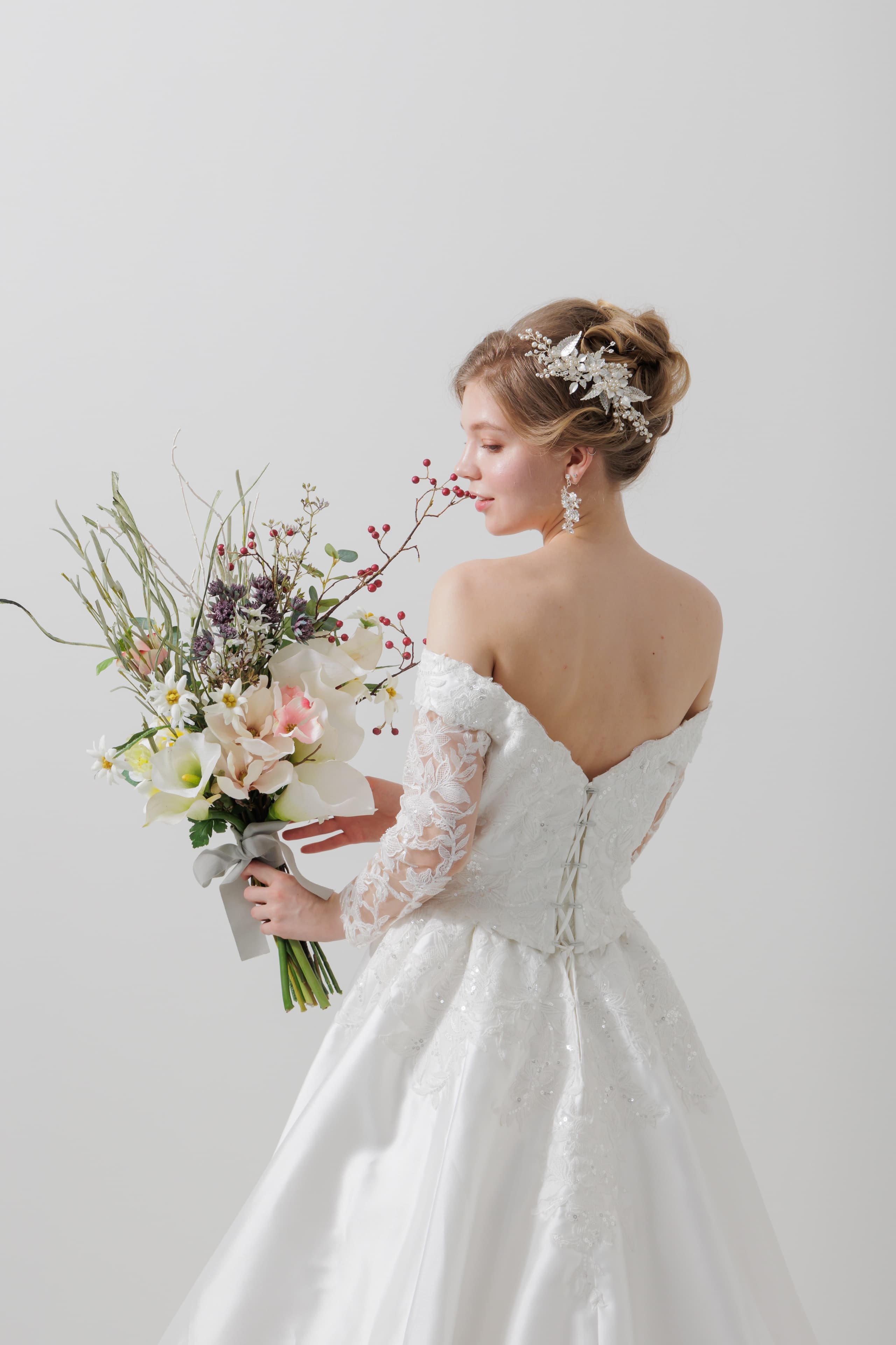 ベージュ金沢のレンタルウェディングドレス