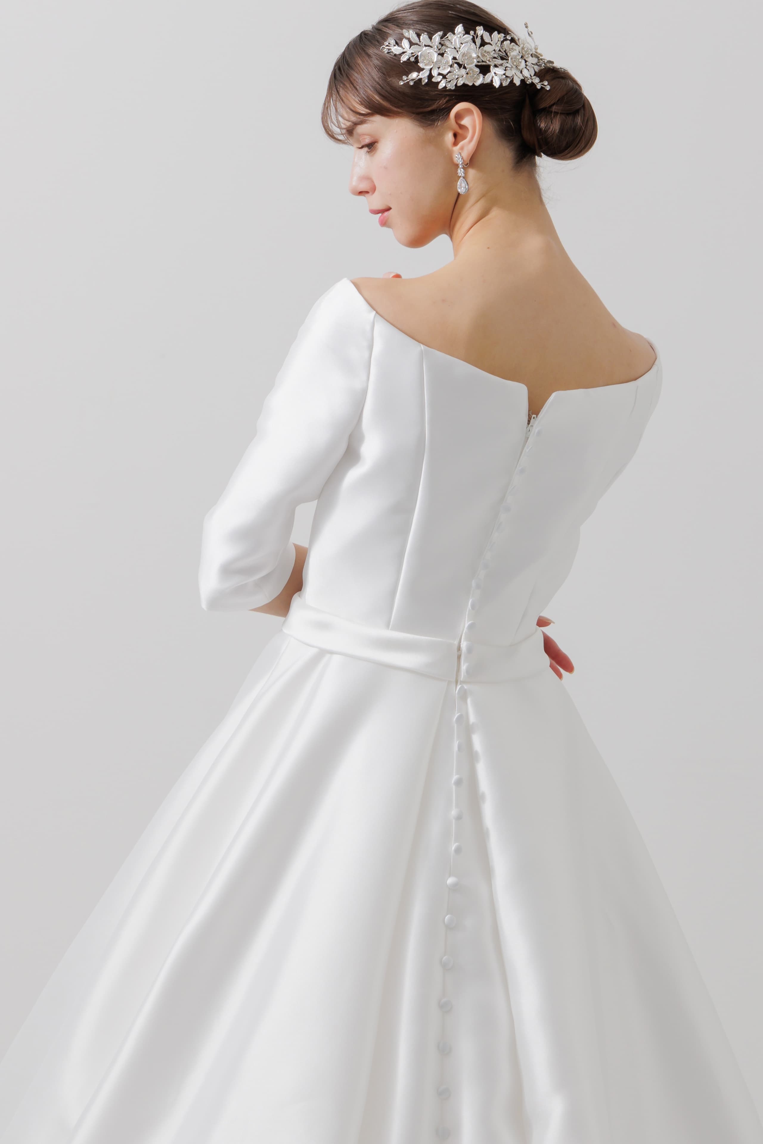 ベージュ金沢のレンタルウェディングドレス