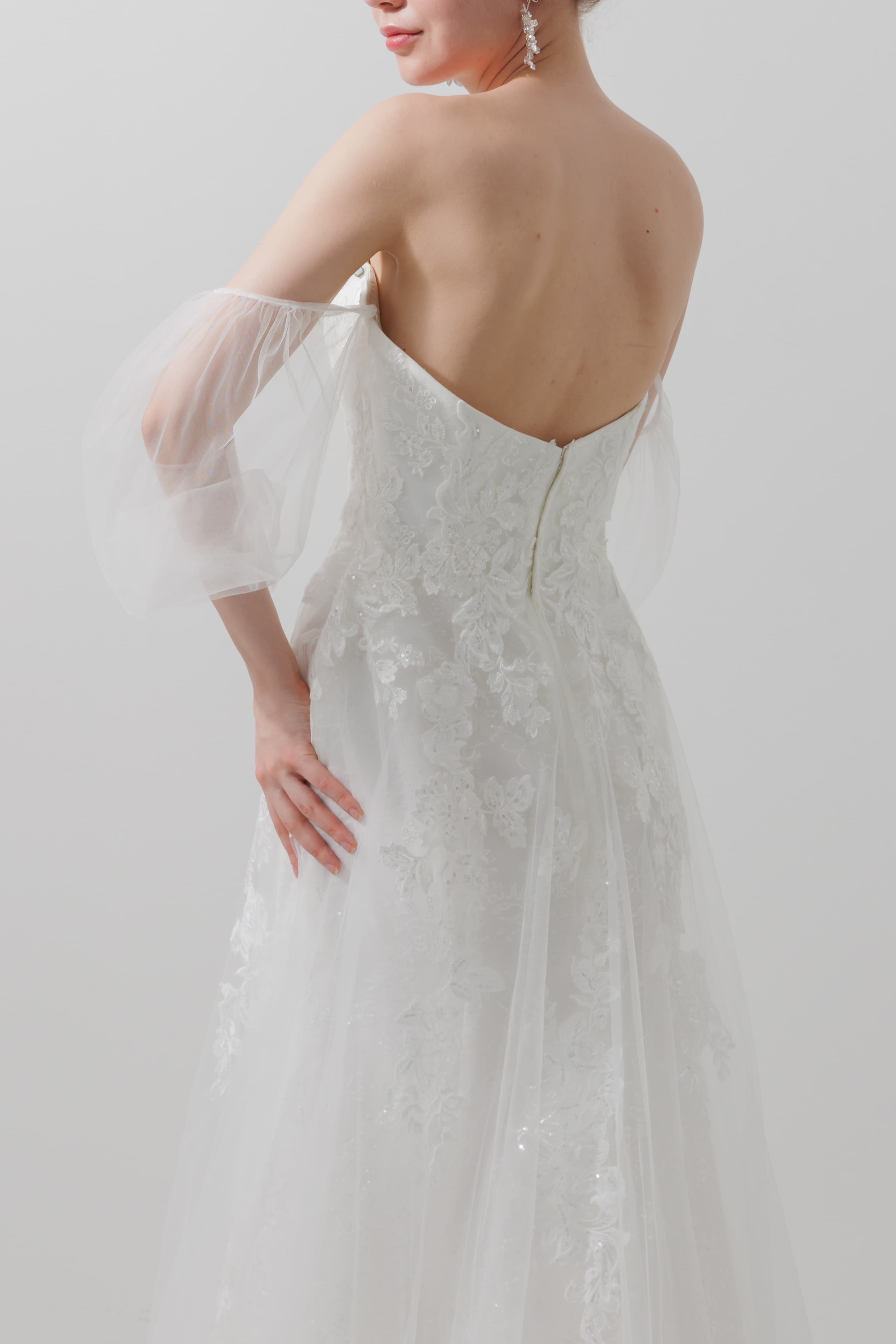 ベージュ金沢のレンタルウェディングドレス