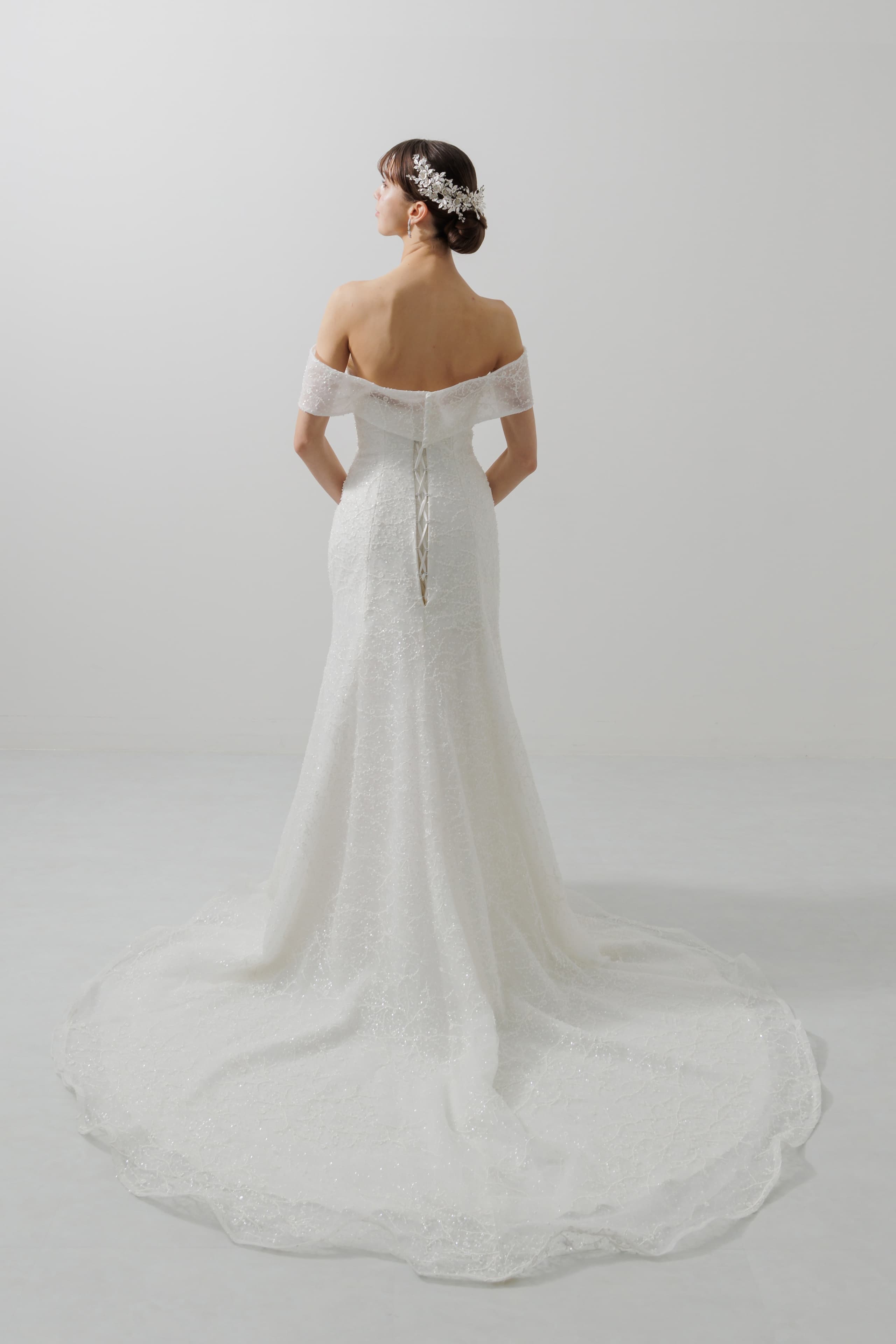 ベージュ金沢のレンタルウェディングドレス