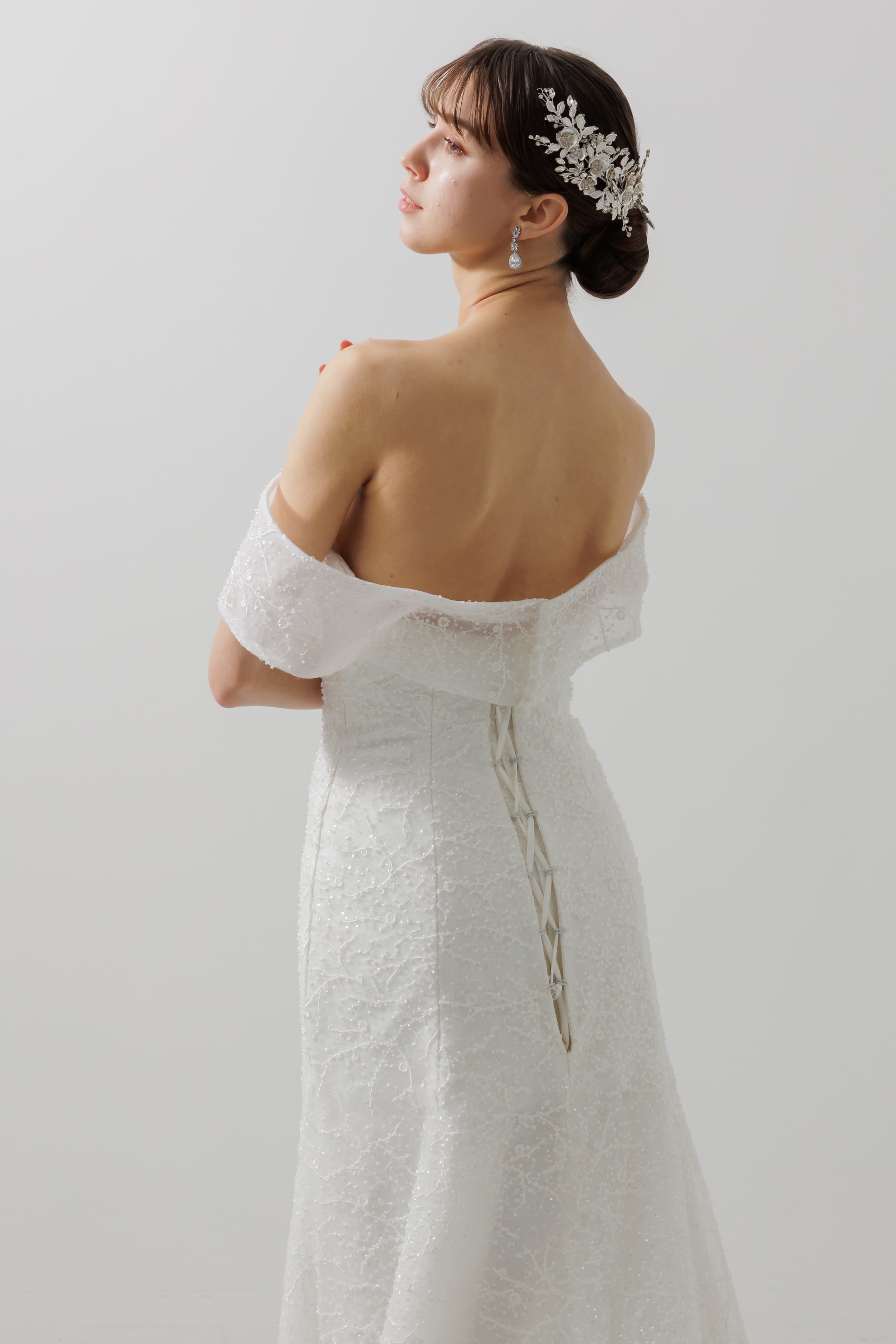 ベージュ金沢のレンタルウェディングドレス