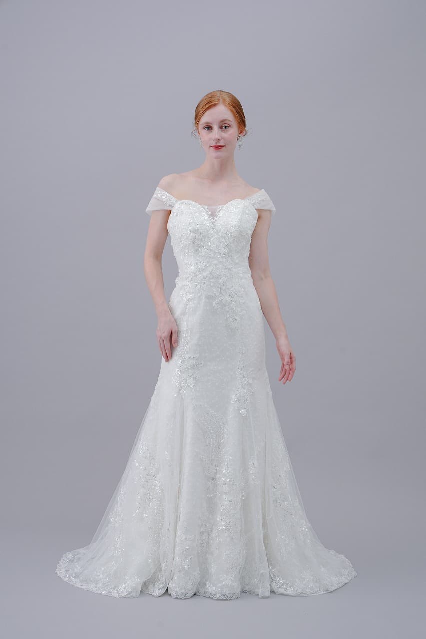 ベージュ金沢のレンタルウェディングドレス