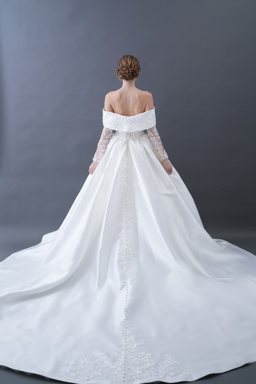 ベージュ金沢のレンタルウェディングドレス