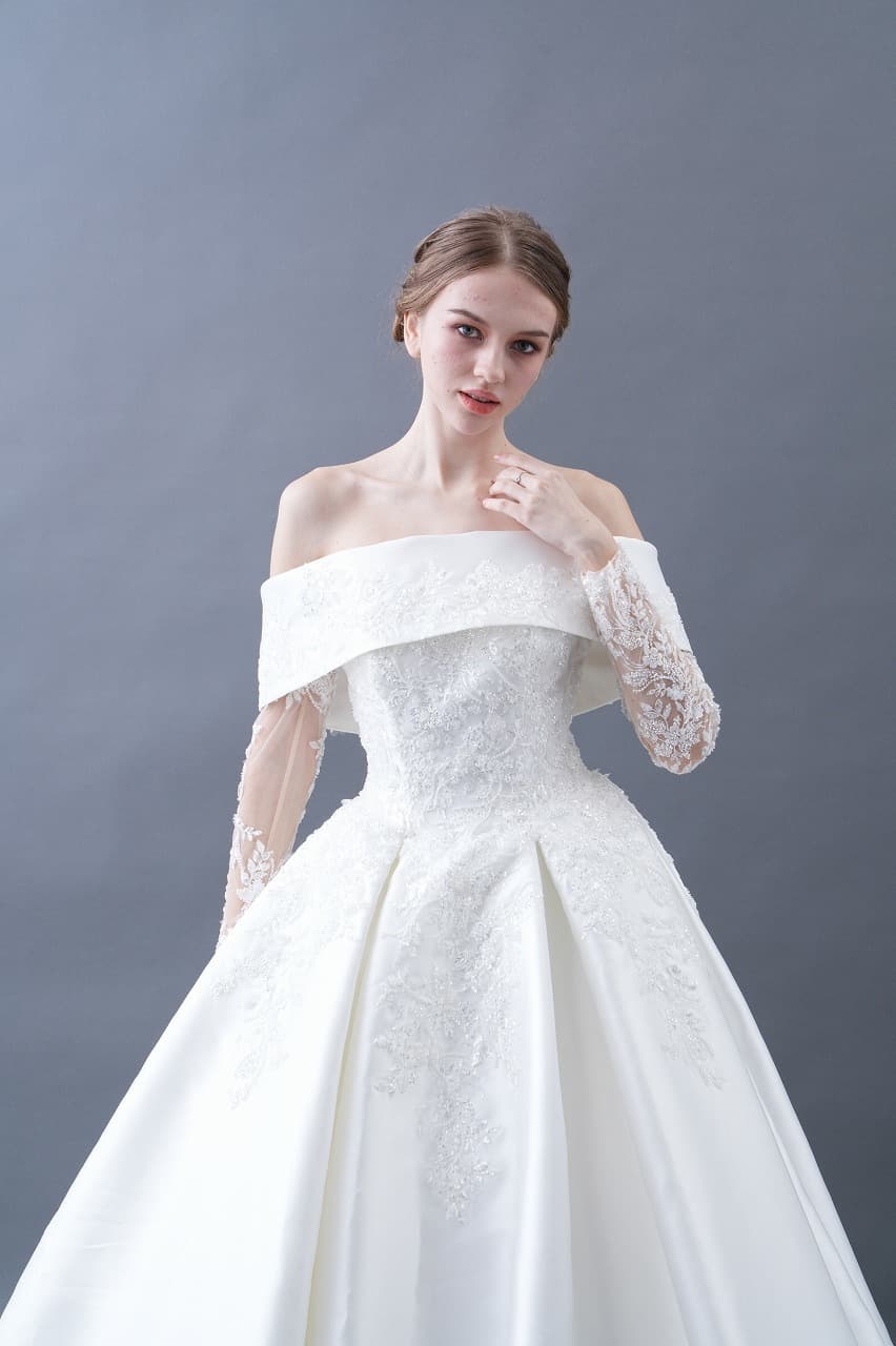 ベージュ金沢のレンタルウェディングドレス