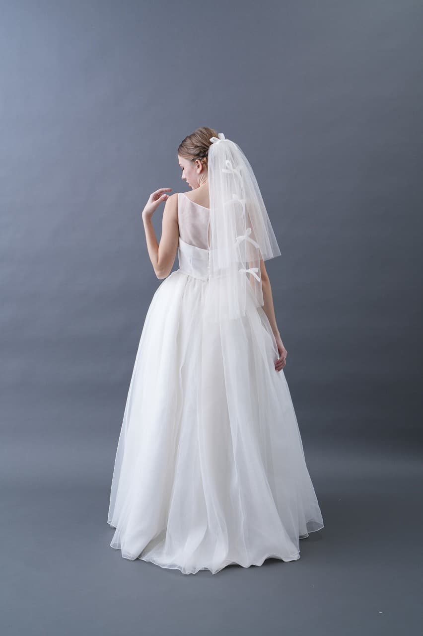 ベージュ金沢のウェディングドレス