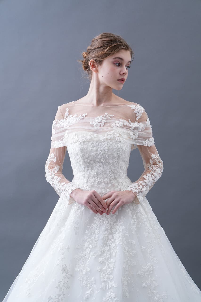 ベージュ金沢のレンタルウェディングドレス