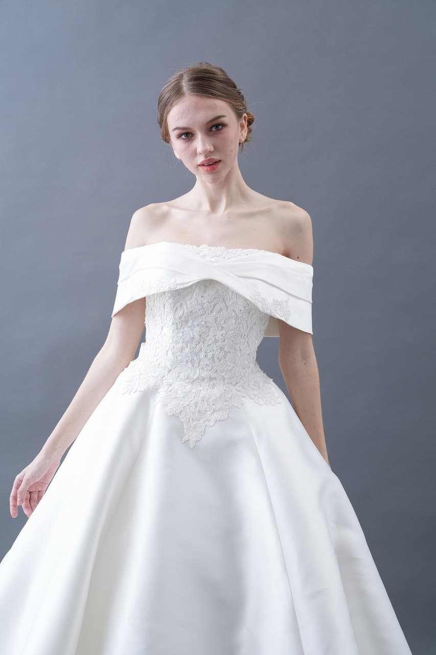 ベージュ金沢のレンタルウェディングドレス