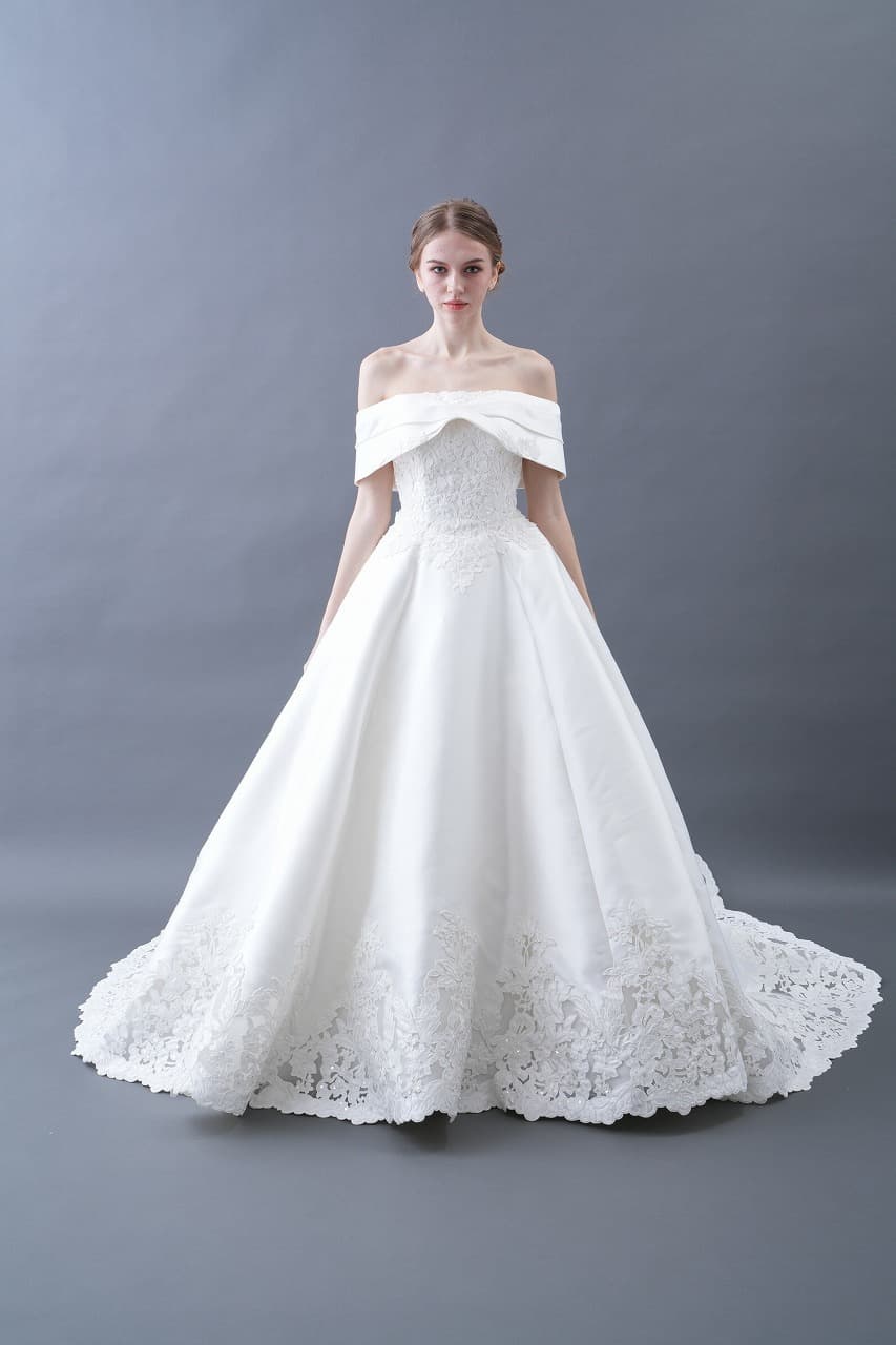 ベージュ金沢のレンタルウェディングドレス