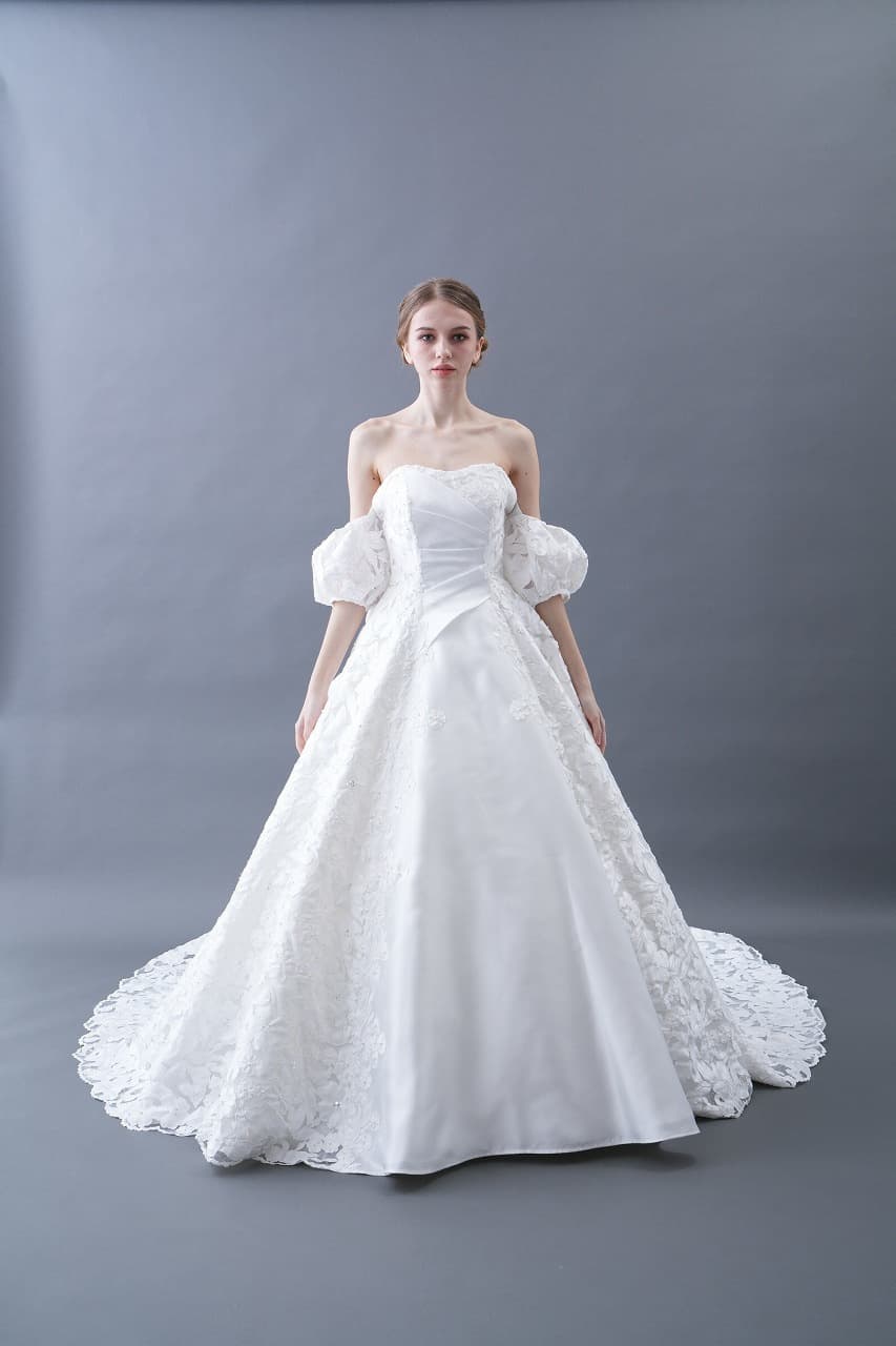 ベージュ金沢のレンタルウェディングドレス