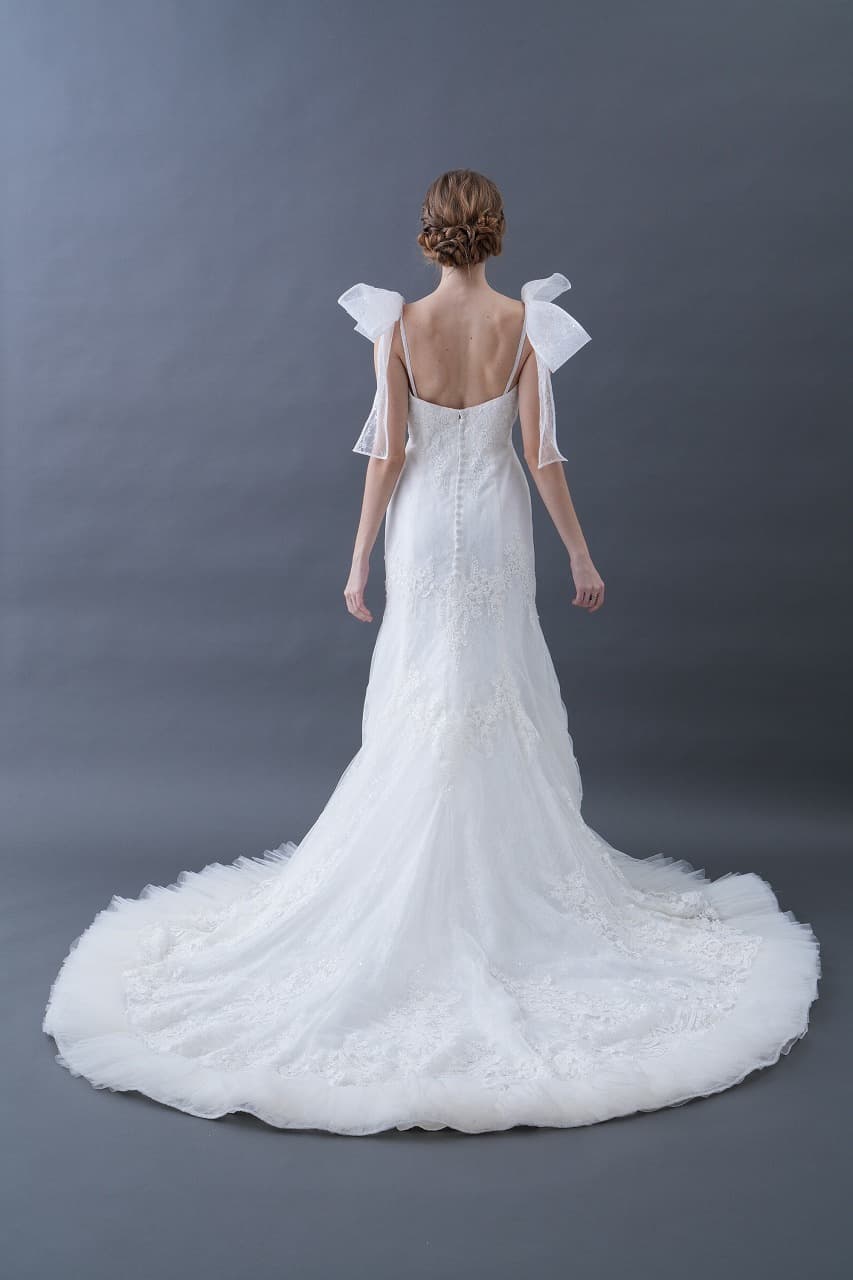 ベージュ金沢のレンタルウェディングドレス