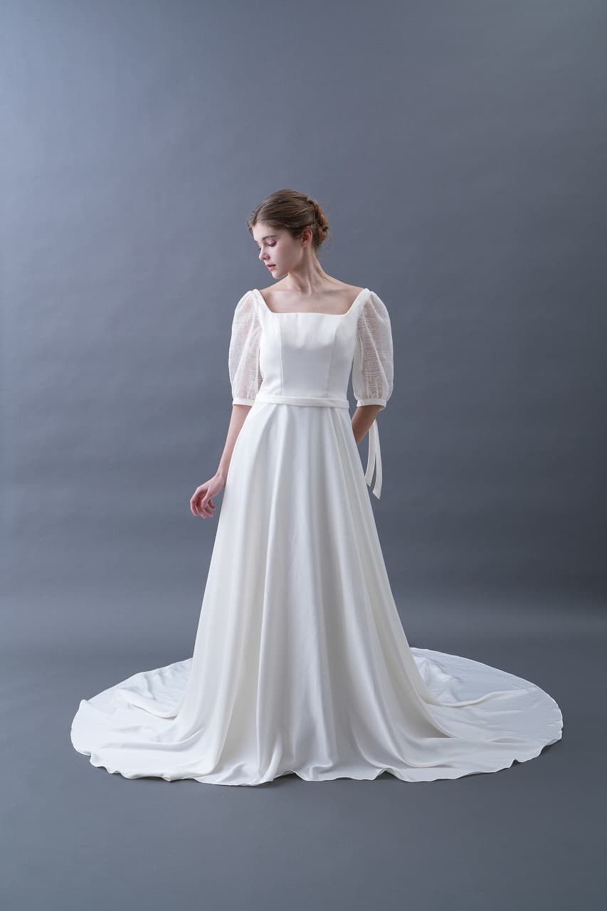 ベージュ金沢のレンタルウェディングドレス