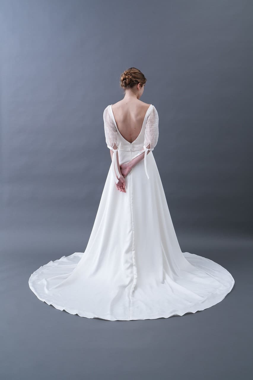 ベージュ金沢のレンタルウェディングドレス