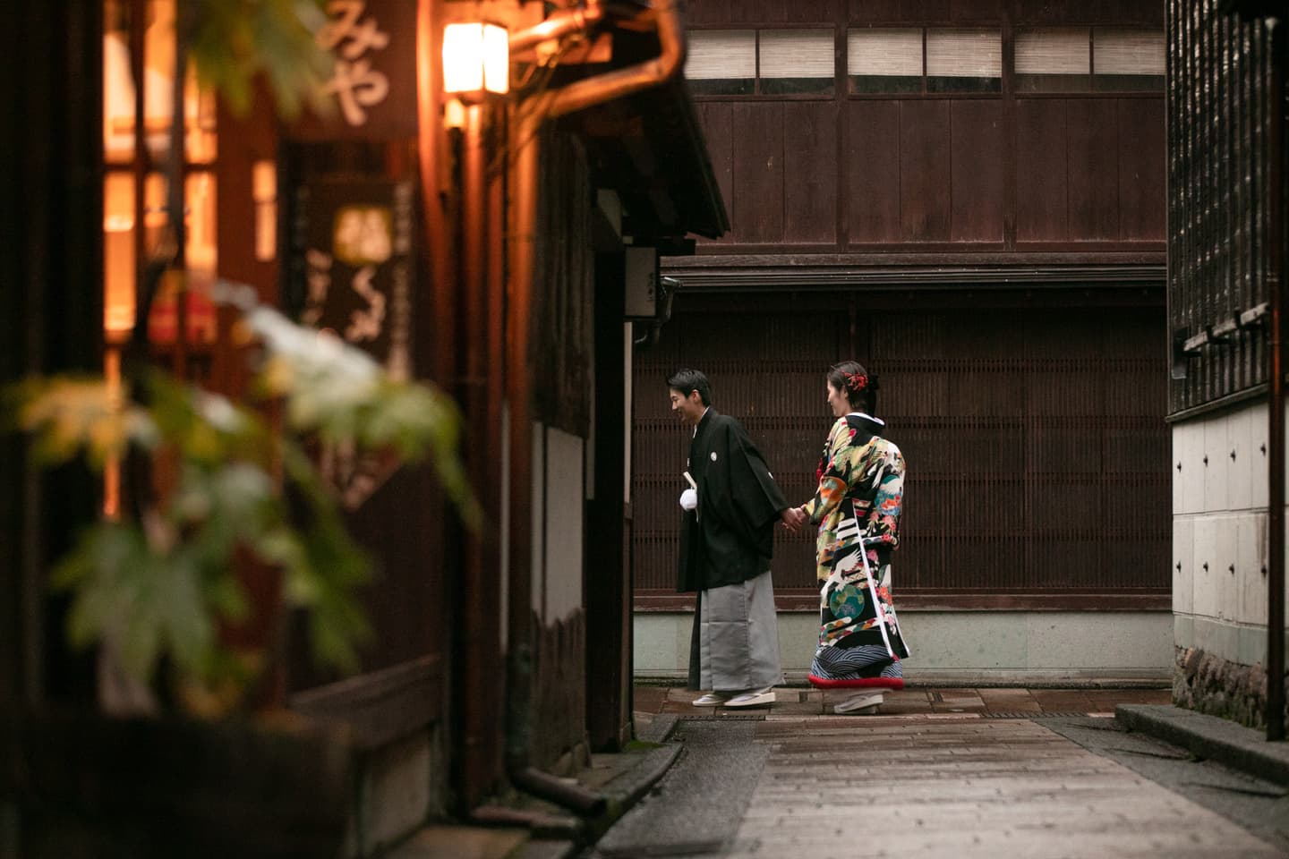 金沢のひがし茶屋街で和装前撮り_ベージュ金沢サロン