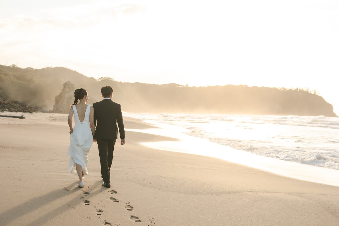 金沢の海でドレスロケーション前撮り